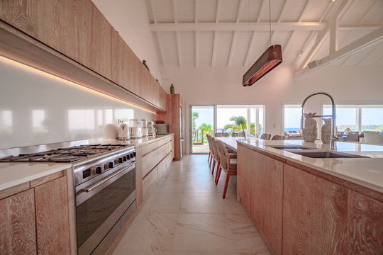 VILLA COEUR DE PIRATE KITCHEN & DINING AREA 9