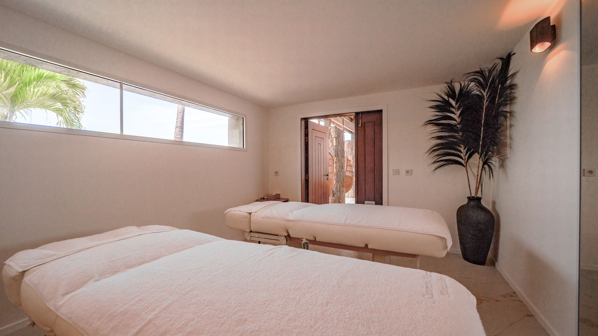 MASSAGE ROOM