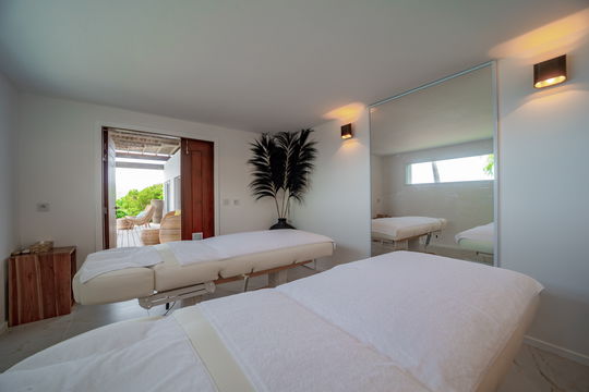 VILLA COEUR DE PIRATE MASSAGE ROOM 2