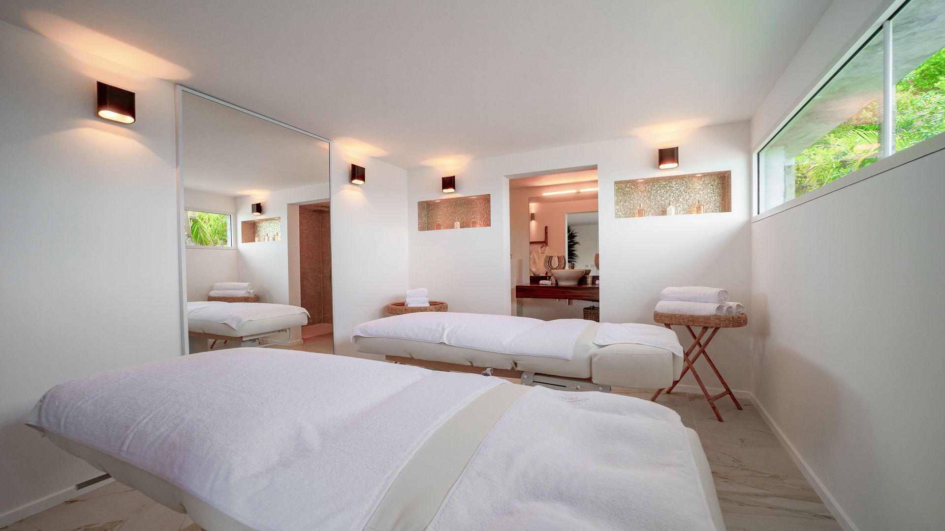 MASSAGE ROOM