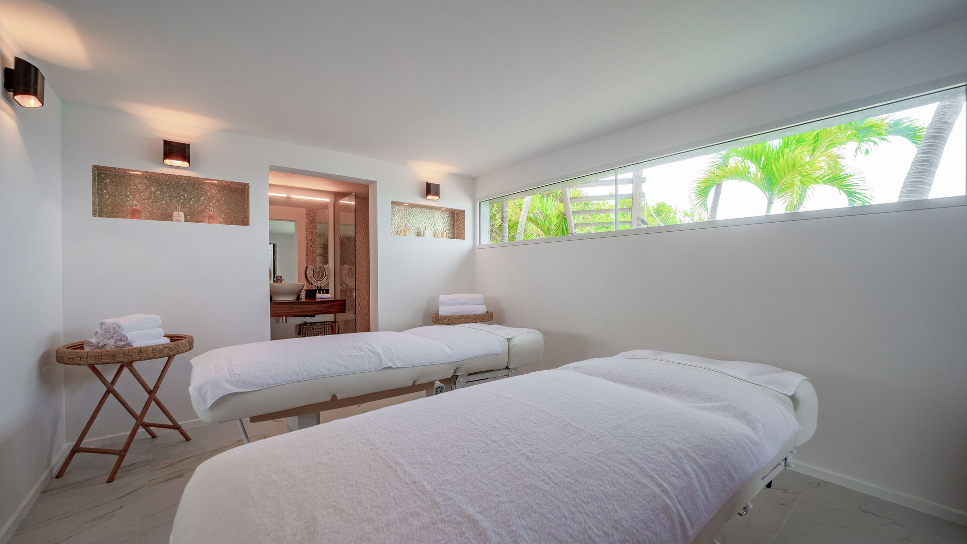 MASSAGE ROOM