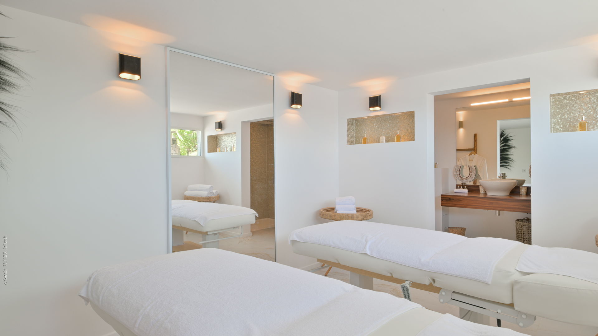MASSAGE ROOM