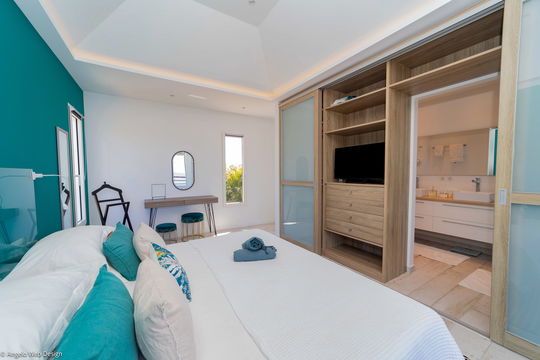 VILLA COUCHER DE SOLEIL BEDROOM1 6