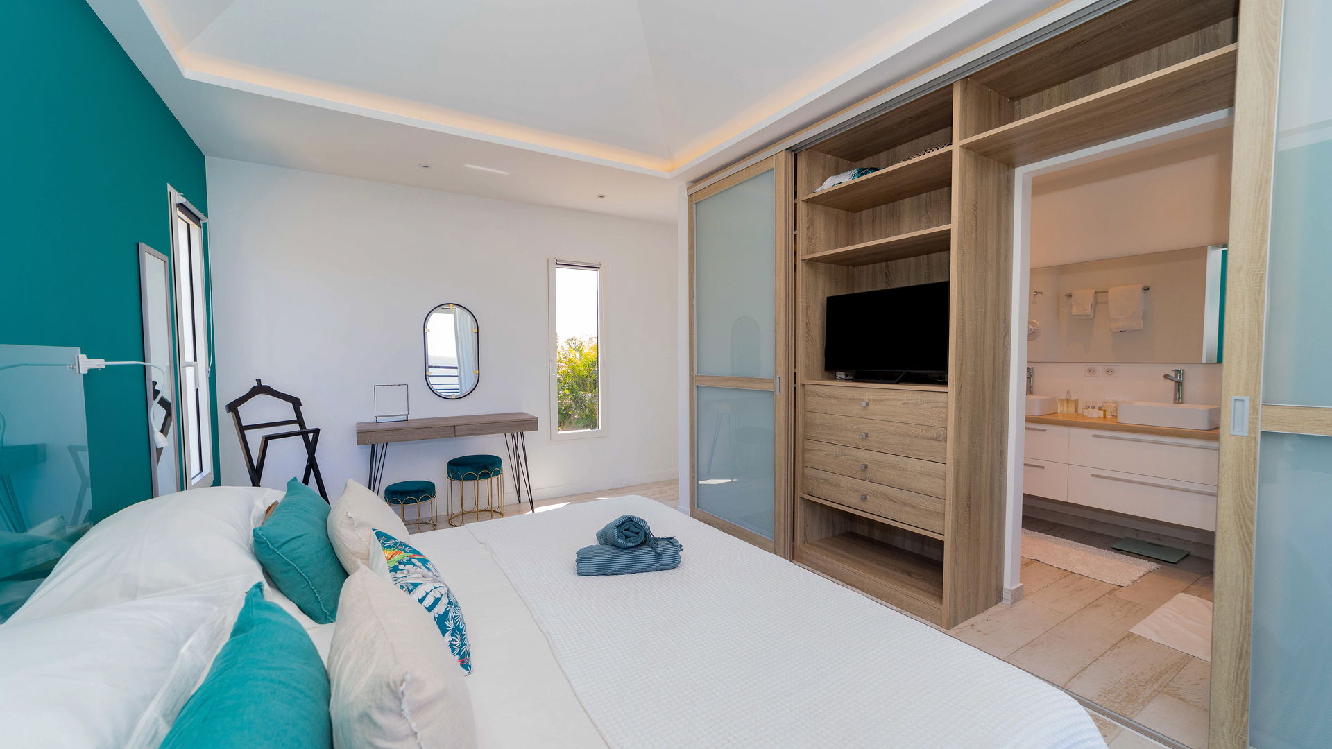 BEDROOM 1