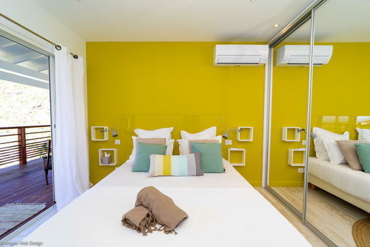 VILLA COUCHER DE SOLEIL BEDROOM2 2
