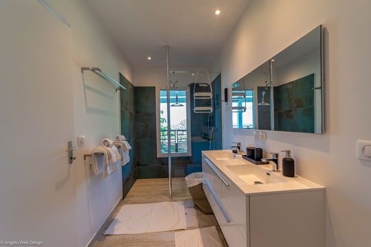 VILLA COUCHER DE SOLEIL BEDROOM2 5