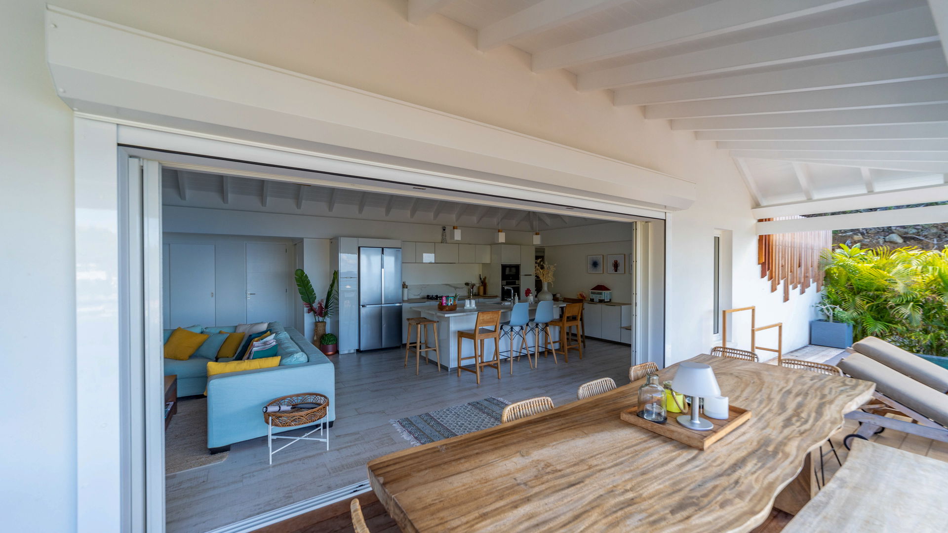 KITCHEN & DINING AREA