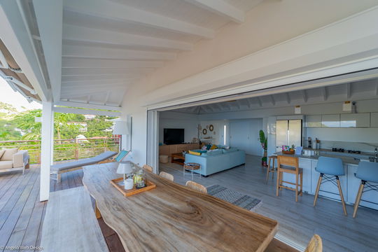 VILLA COUCHER DE SOLEIL KITCHEN & DINING AREA 12