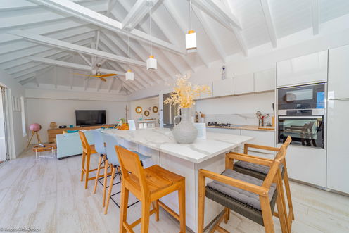 VILLA COUCHER DE SOLEIL KITCHEN & DINING AREA 3