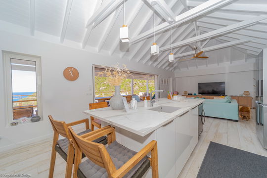 VILLA COUCHER DE SOLEIL KITCHEN & DINING AREA 4