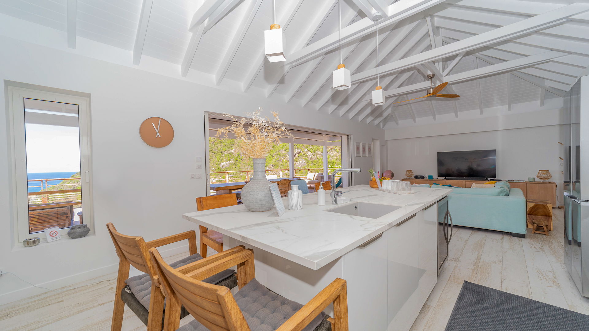 KITCHEN & DINING AREA