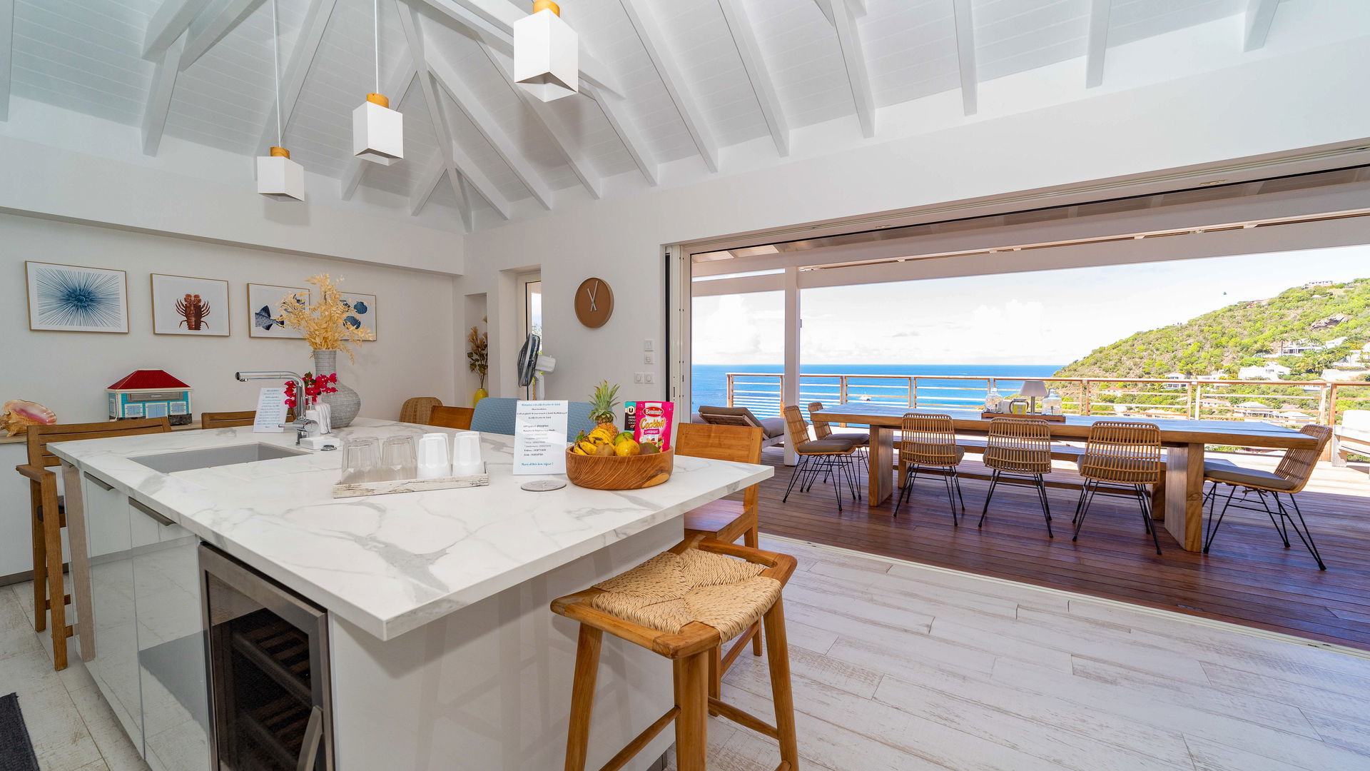 KITCHEN & DINING AREA
