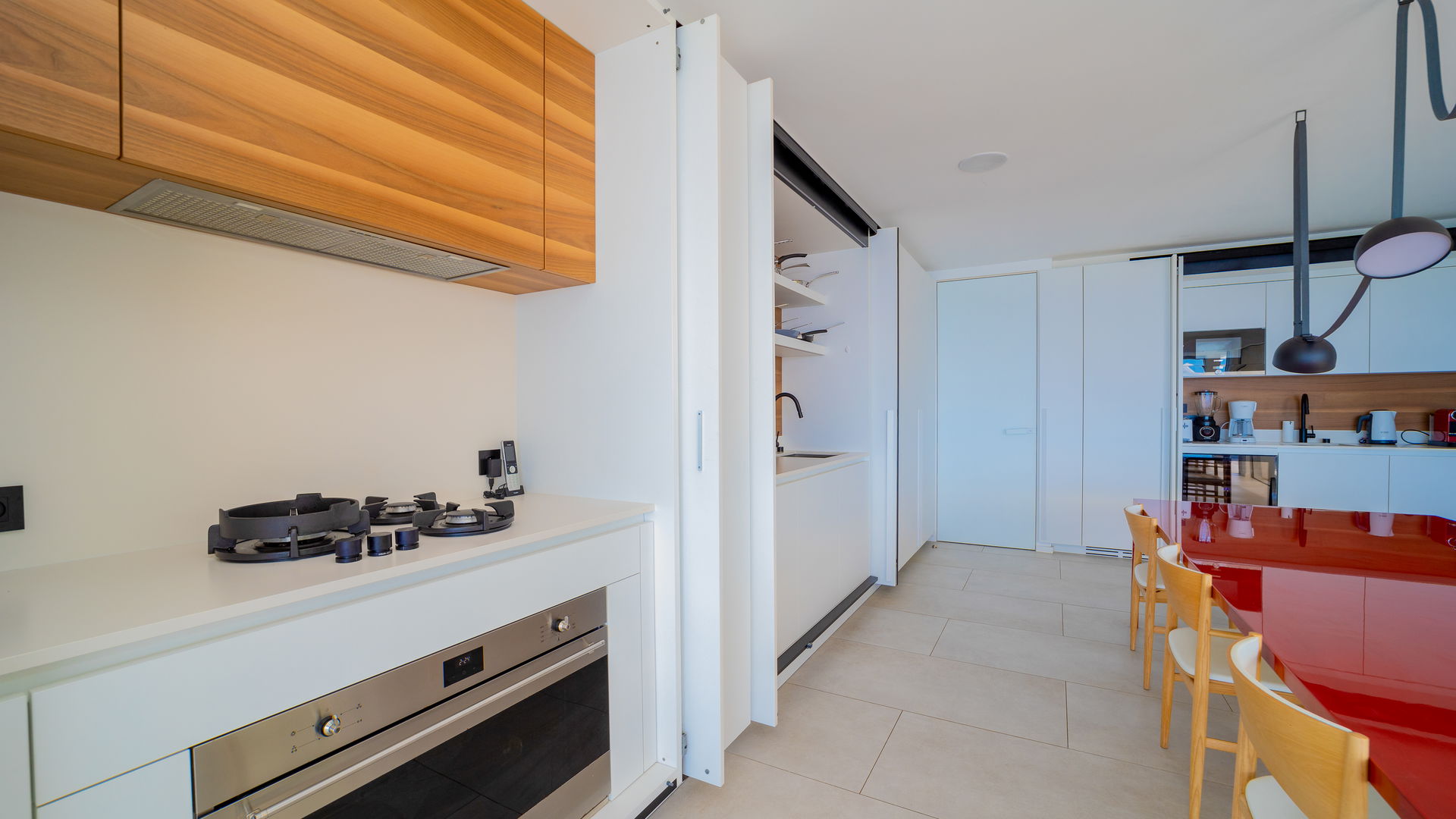 KITCHEN & DINING AREA