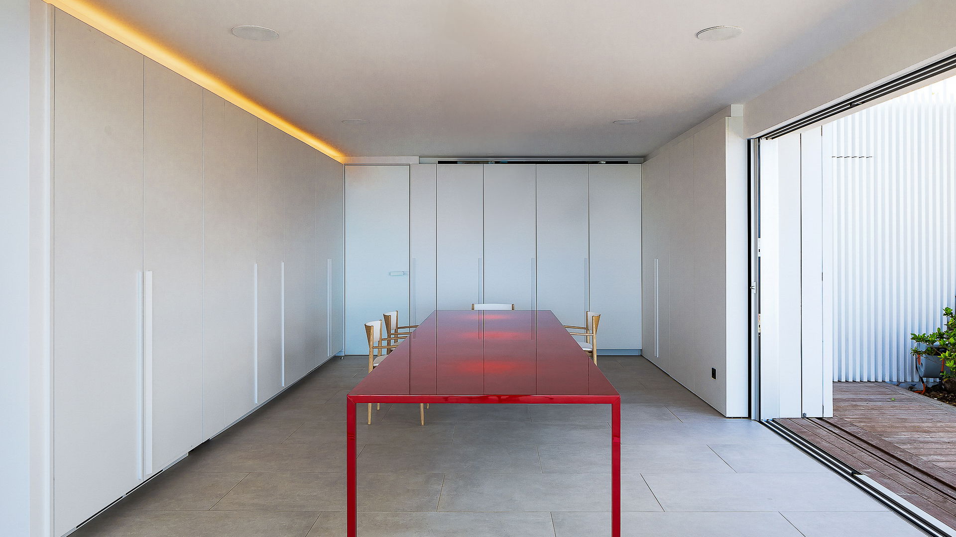 KITCHEN & DINING AREA