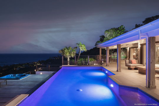 VILLA ENDEAVOUR BY NIGHT 5
