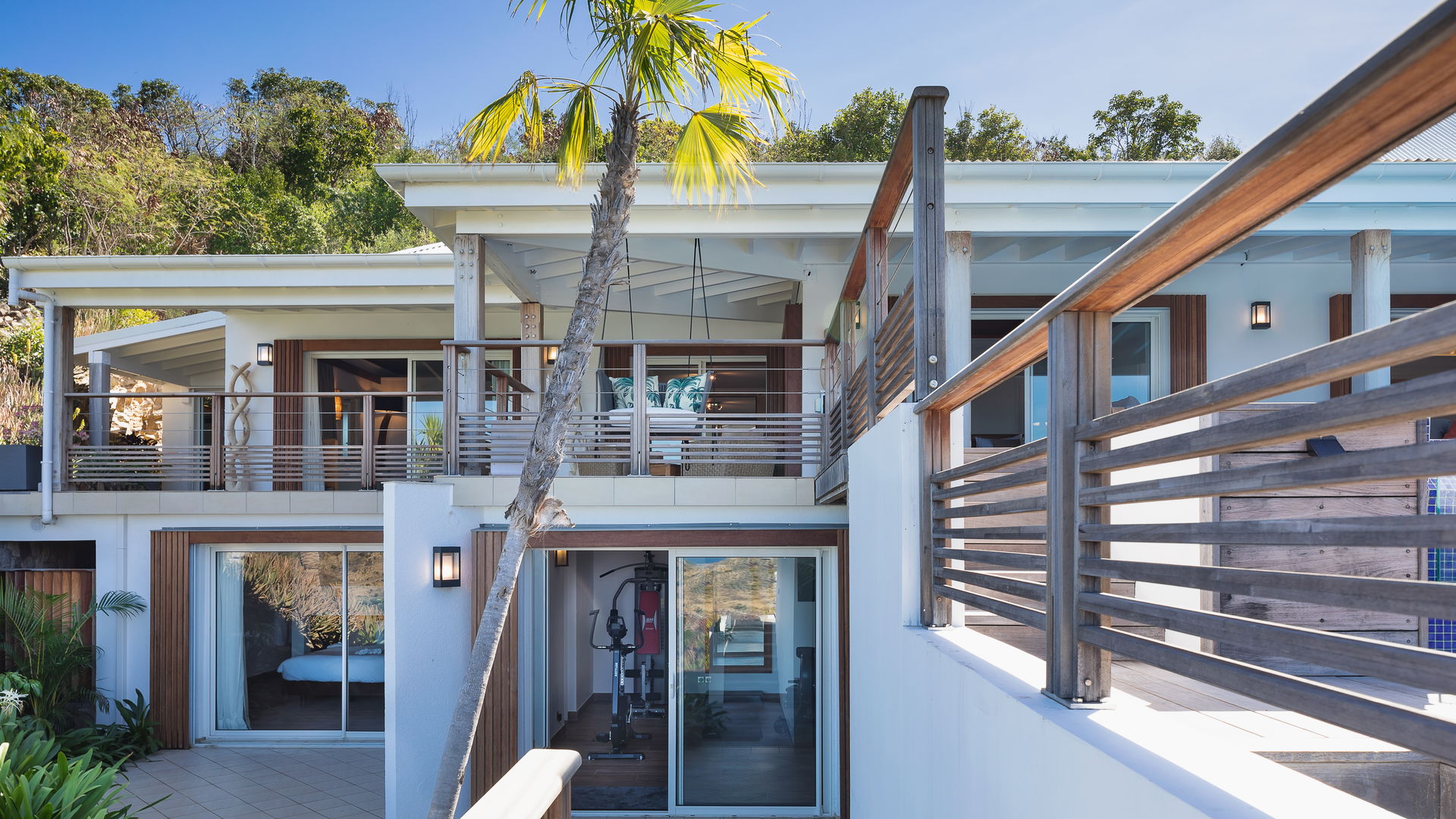 FITNESS AREA & JACUZZI