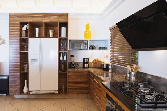 VILLA ENDEAVOUR KITCHEN & DINING AREA 3