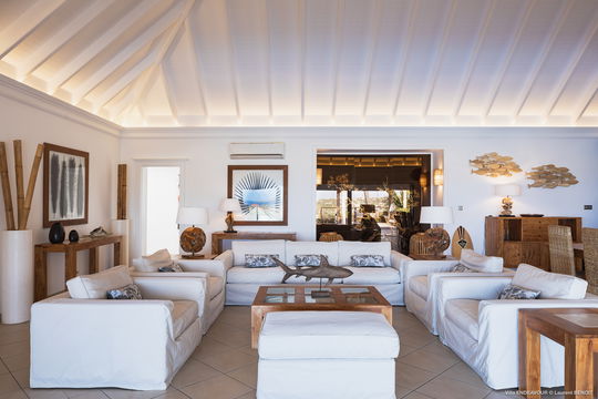 VILLA ENDEAVOUR LIVING AREA 2