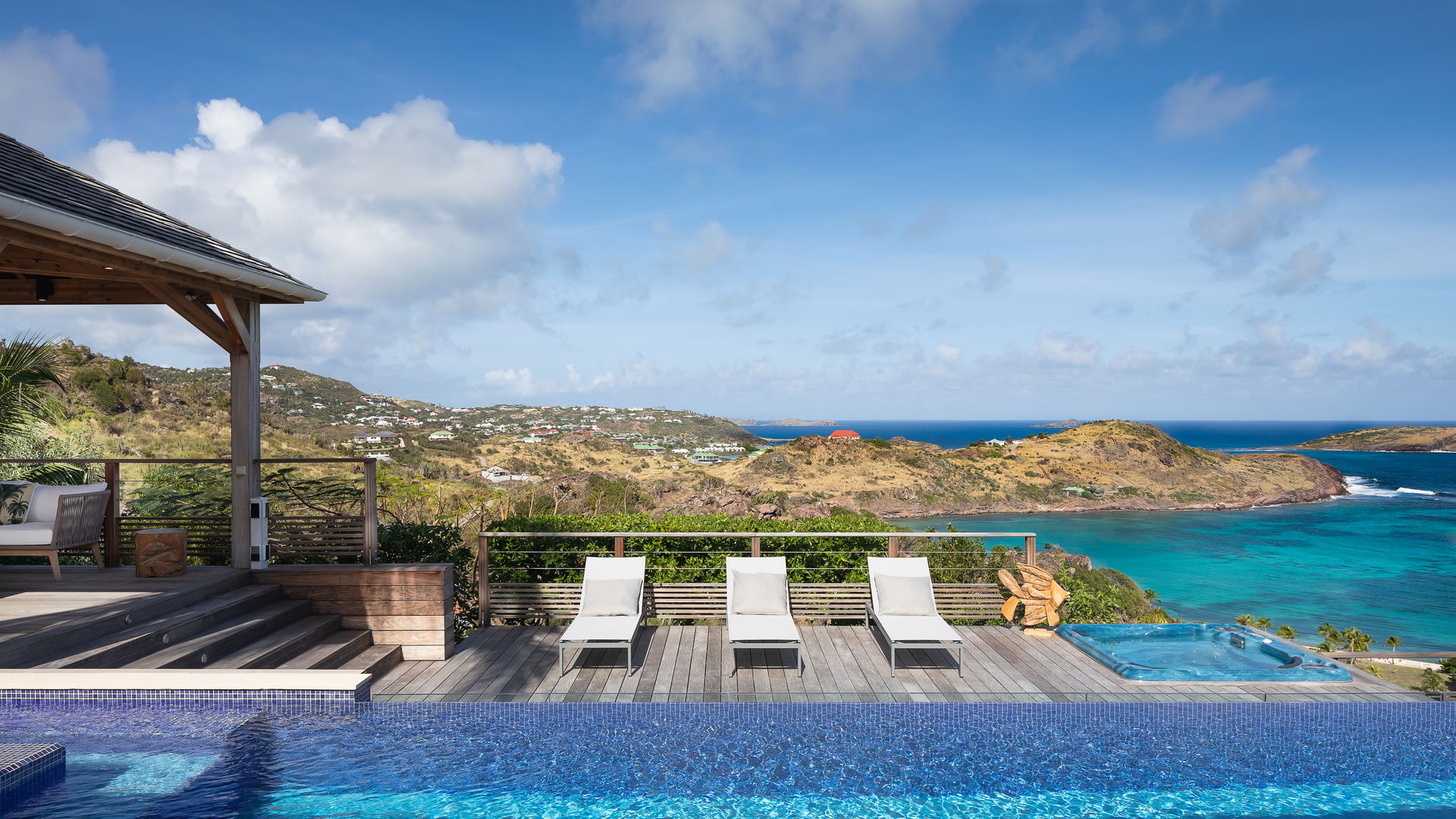 POOL & TERRACE