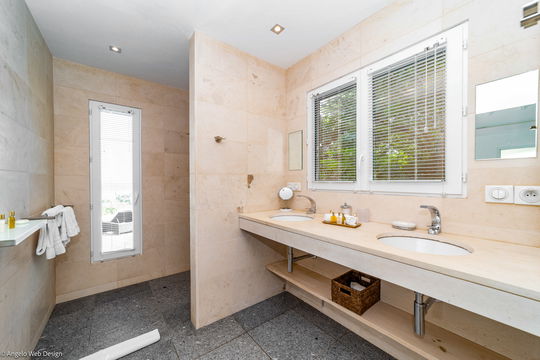 VILLA IVY BEDROOM1 8