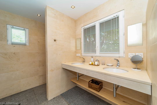 VILLA IVY BEDROOM2 13