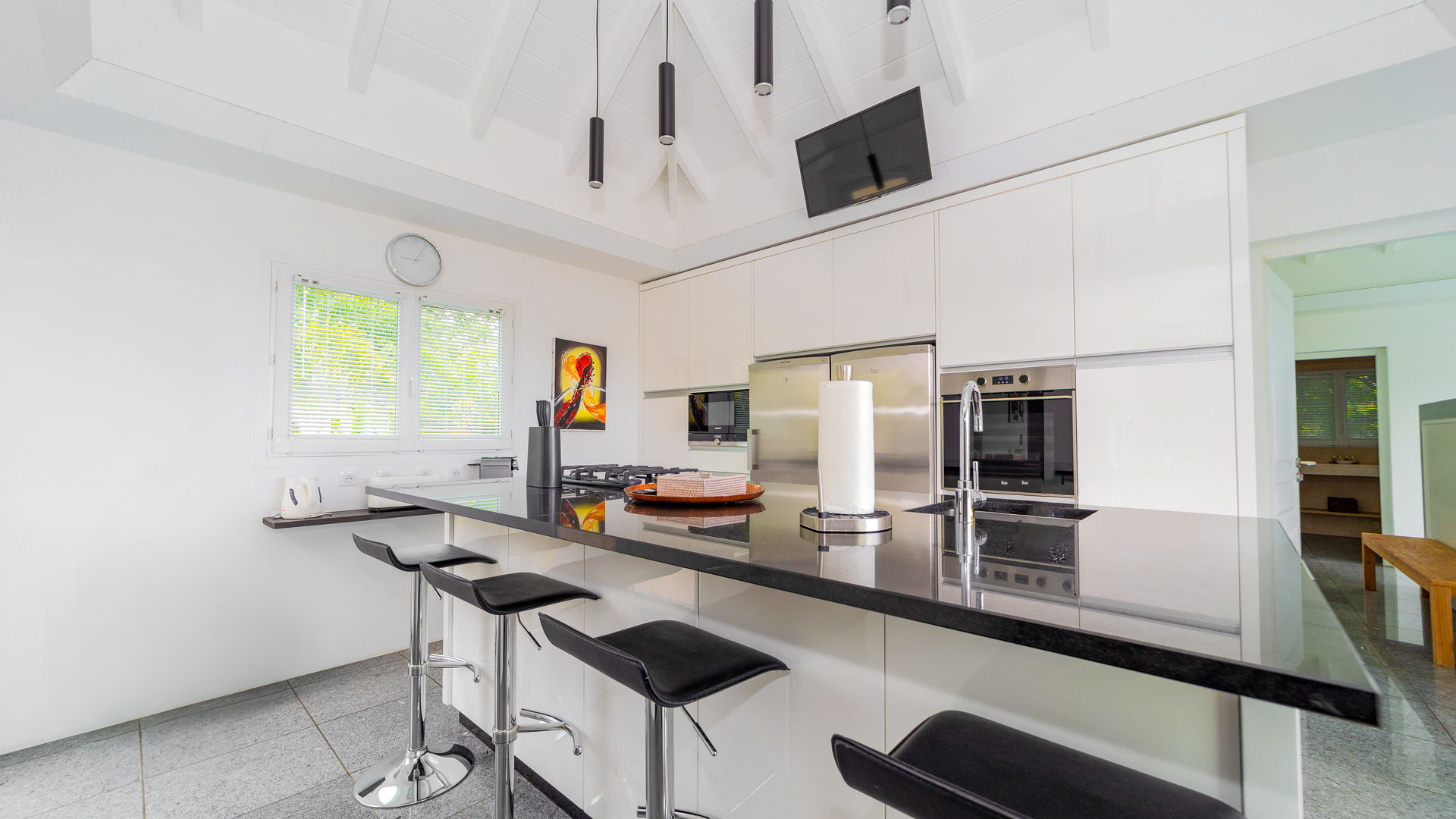 KITCHEN & DINING AREA
