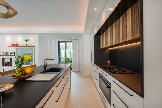 VILLA MARDIX HARBOUR KITCHEN & DINING AREA 2