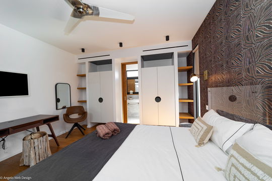 VILLA MARDIX LIGHT BEDROOM1 2