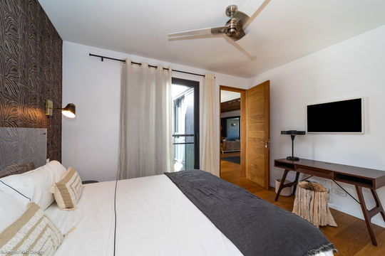 VILLA MARDIX LIGHT BEDROOM1 5