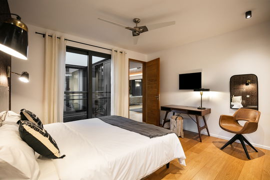 VILLA MARDIX LIGHT BEDROOM1 8