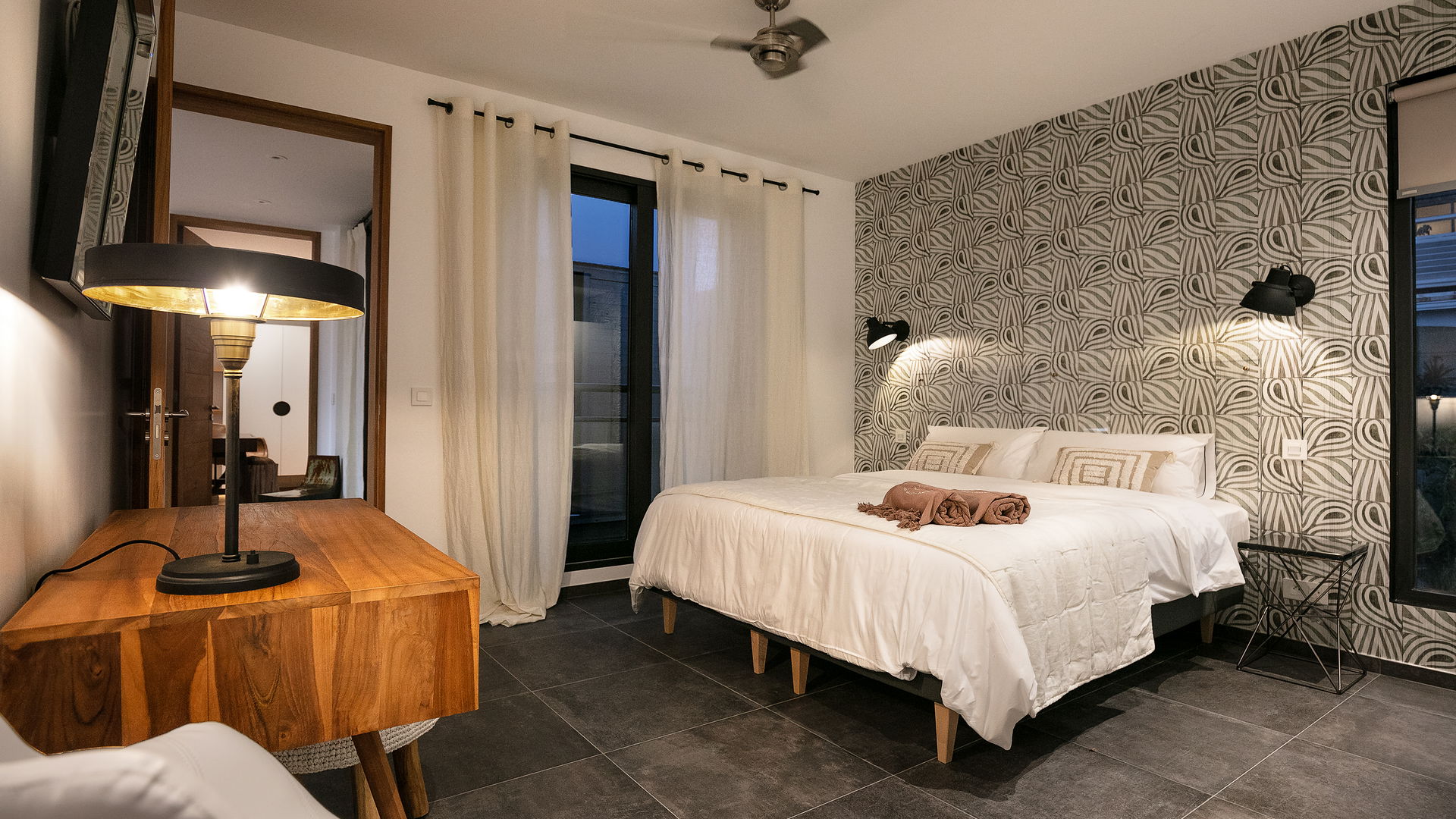 BEDROOM 2