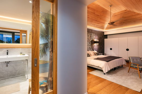 VILLA MARDIX LIGHT BEDROOM3 11