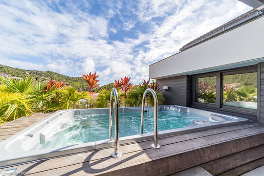 VILLA MARDIX LIGHT JACUZZI 3