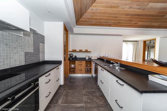 VILLA MARDIX LIGHT KITCHEN & DINING AREA 6