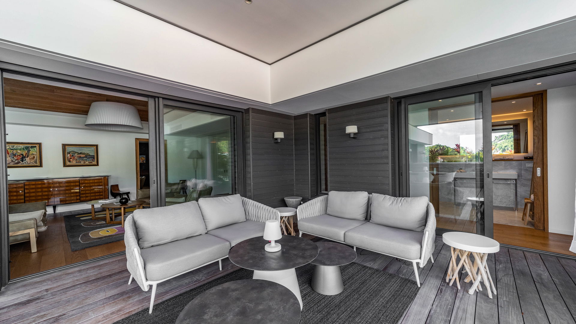 TERRACE & JACUZZI