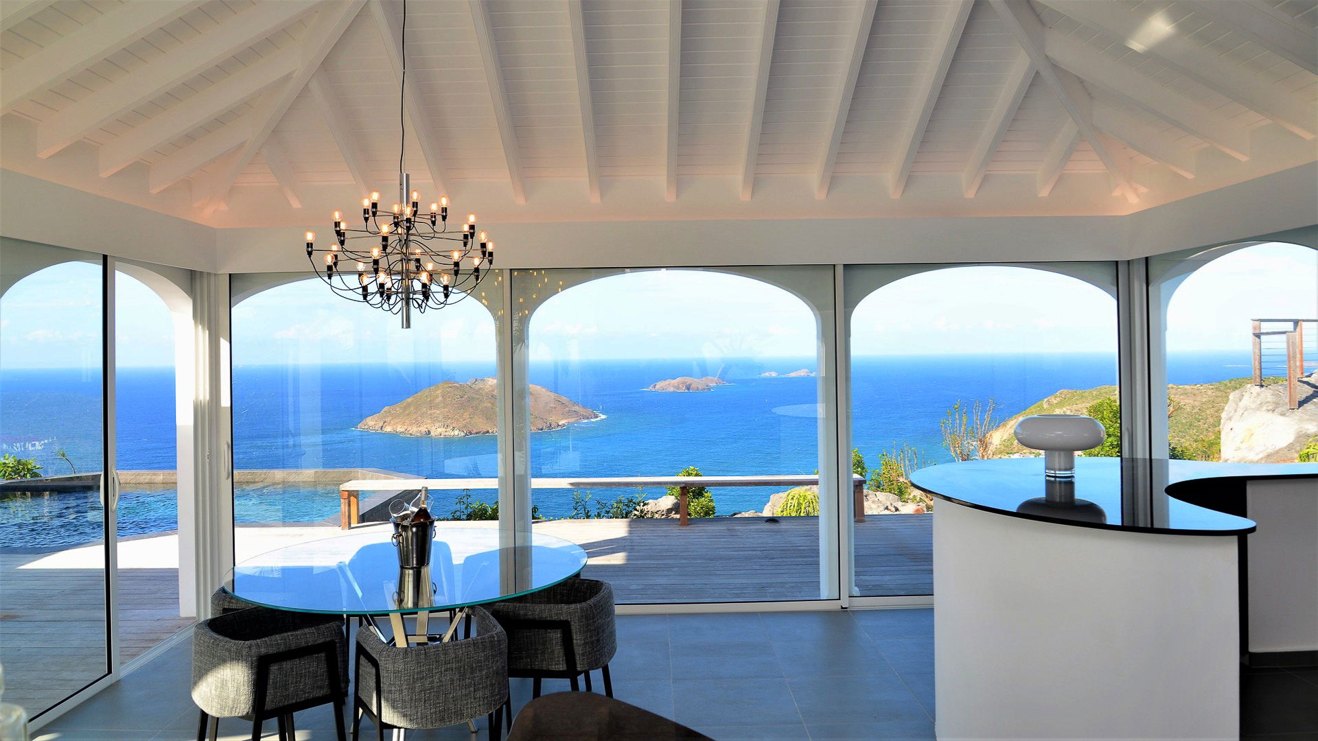 KITCHEN & DINING AREAS