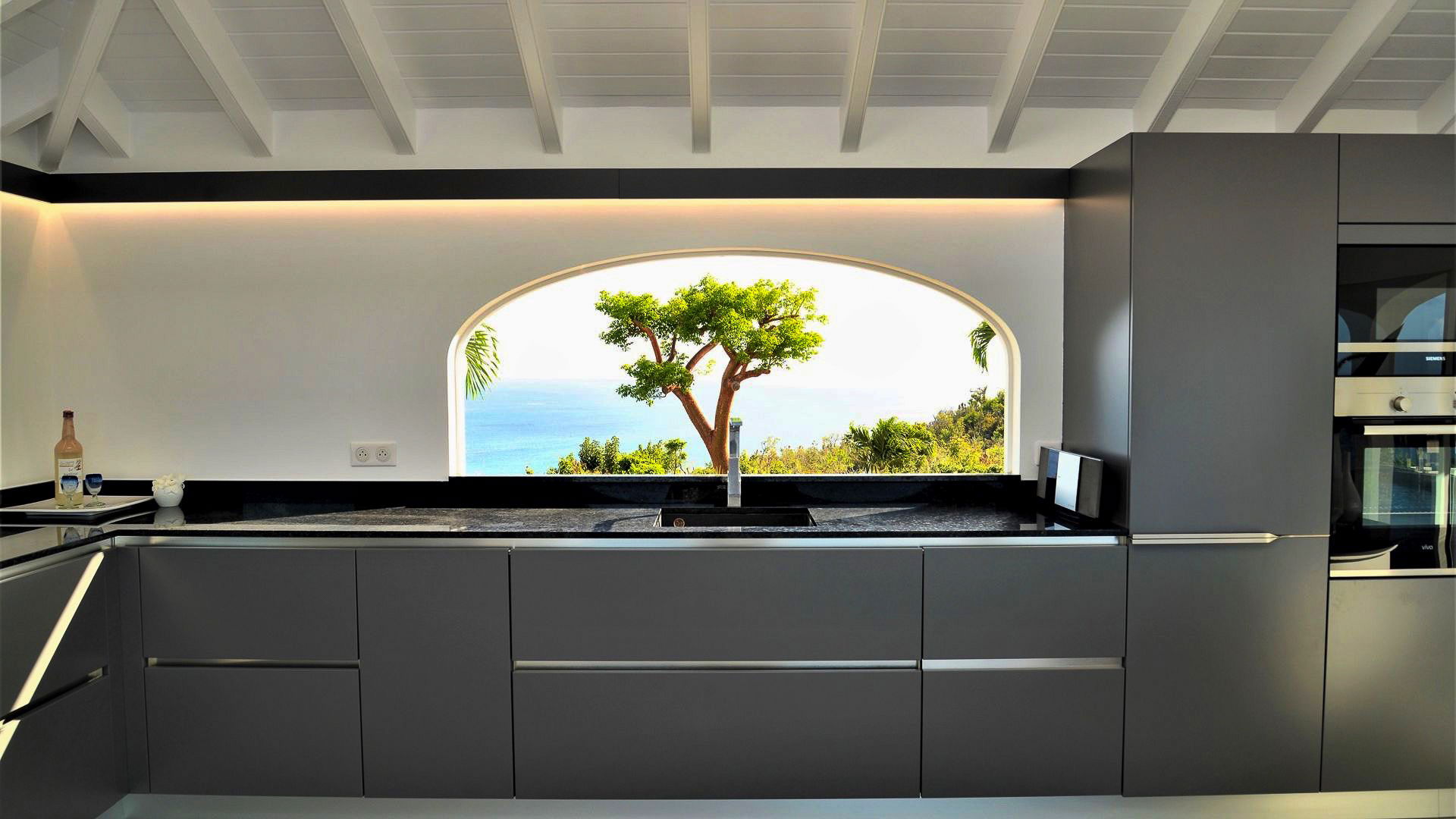 KITCHEN & DINING AREAS