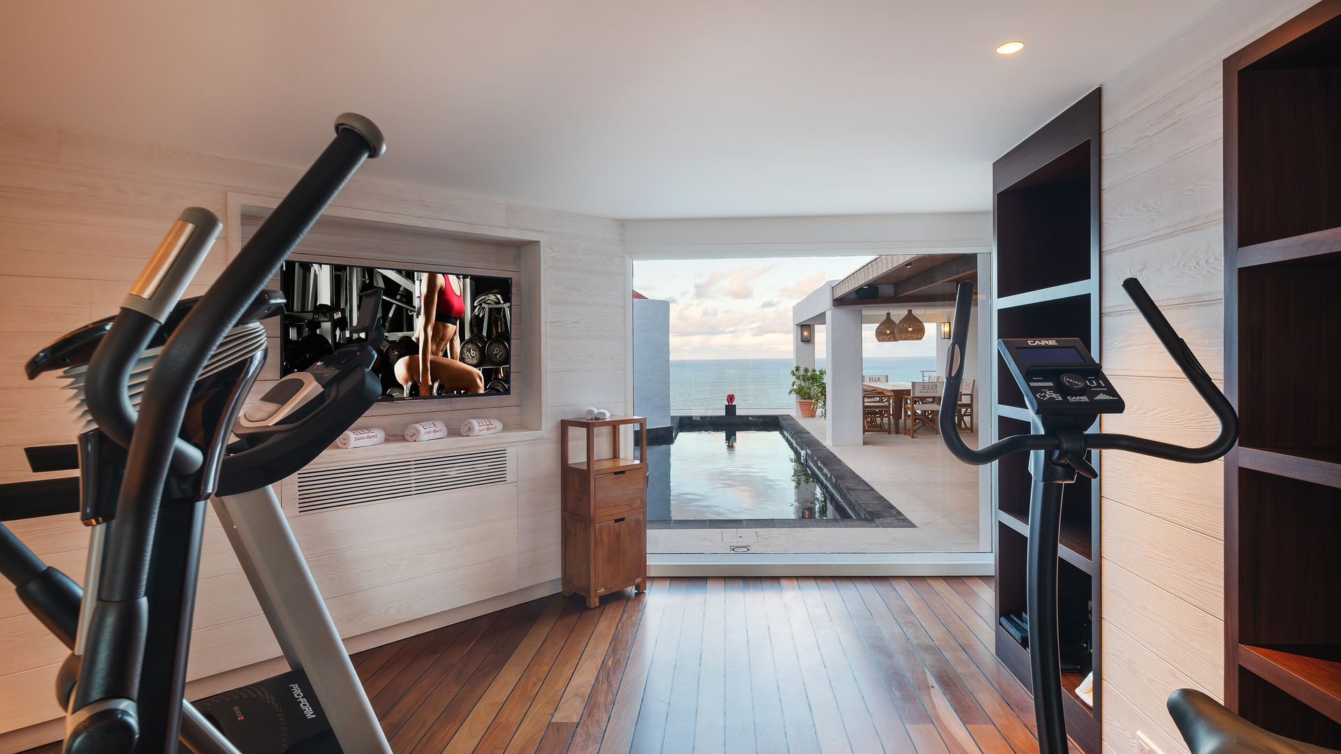 FITNESS & MASSAGE AREAS