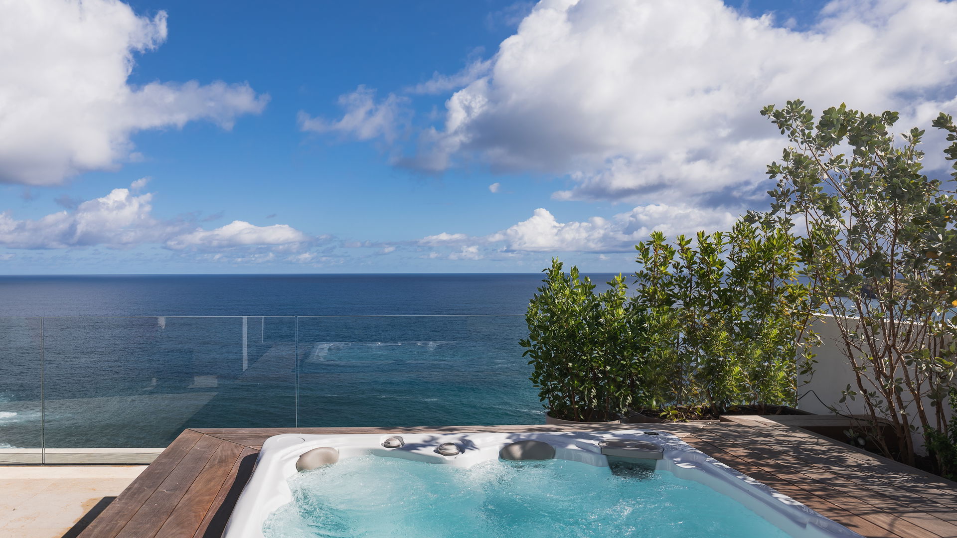JACUZZI