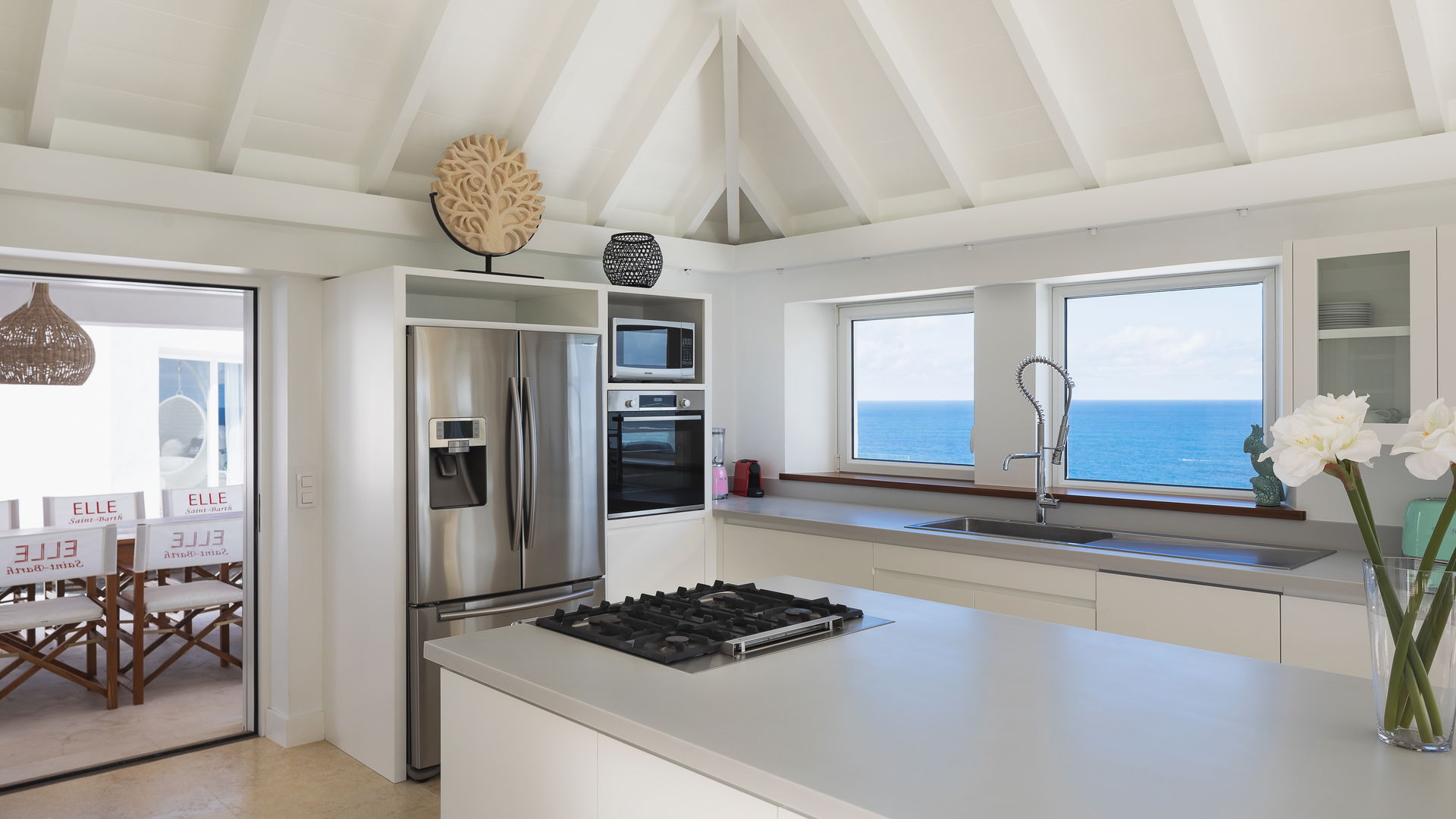 KITCHEN & DINING AREA