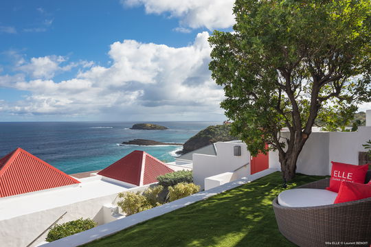 VILLA ELLE OUTDOORS 3