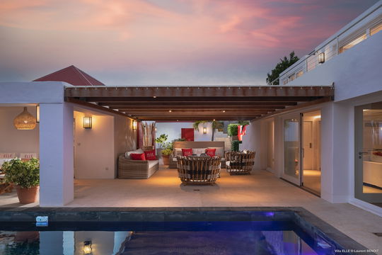 VILLA ELLE POOL & TERRACE 4