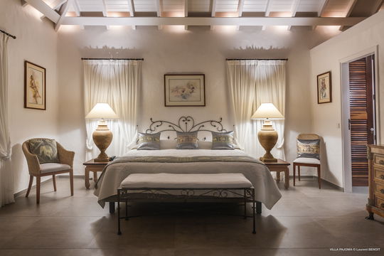 VILLA PAJOMA BEDROOM1 17