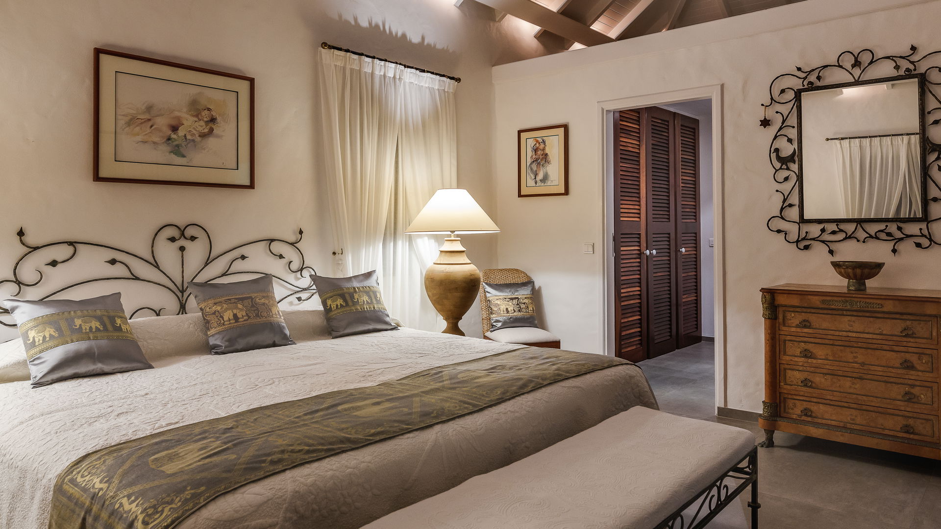 BEDROOM 1
