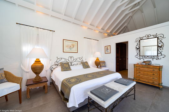 VILLA PAJOMA BEDROOM1 3
