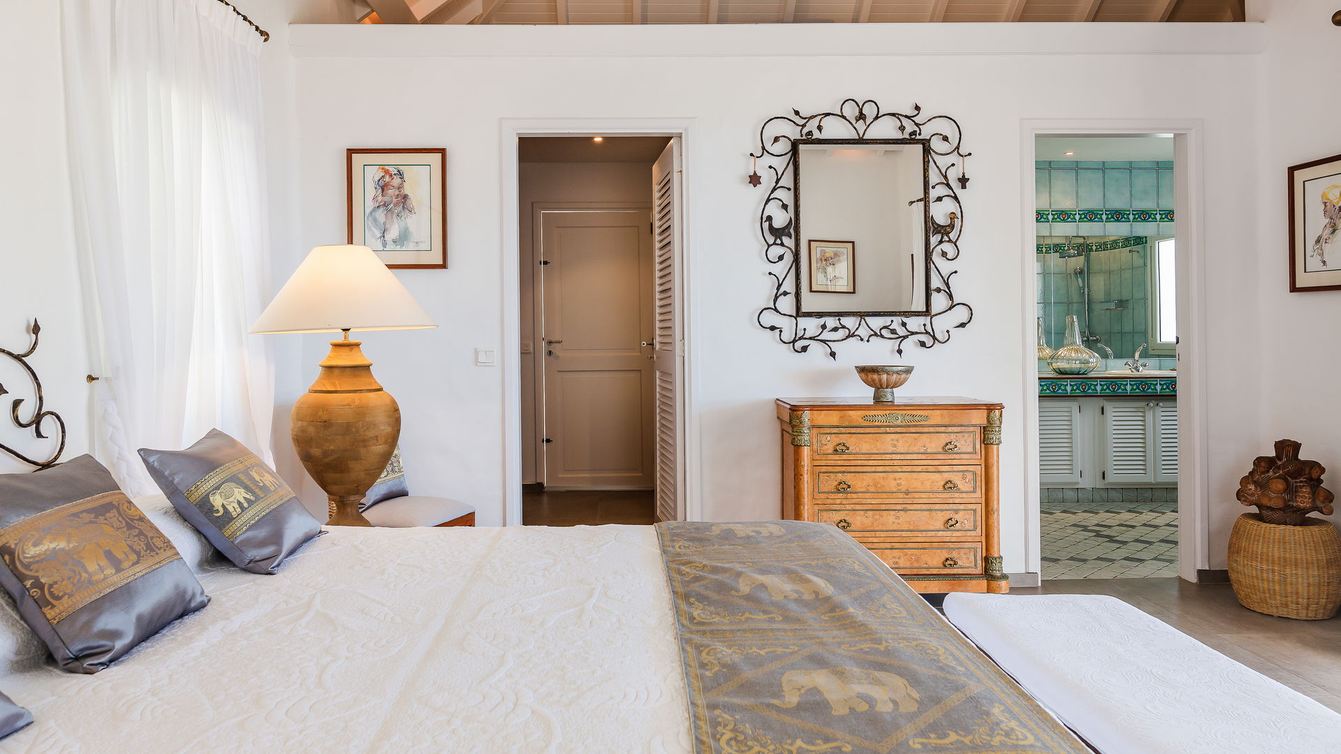 BEDROOM 1
