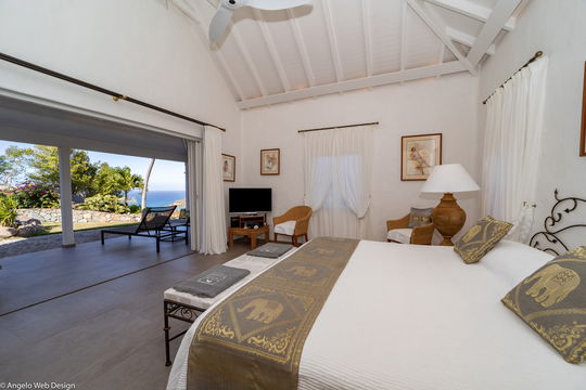 VILLA PAJOMA BEDROOM1 8