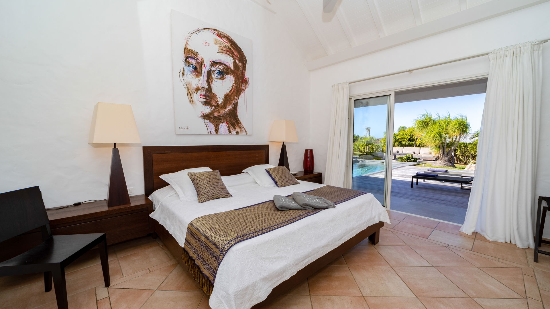 BEDROOM 2