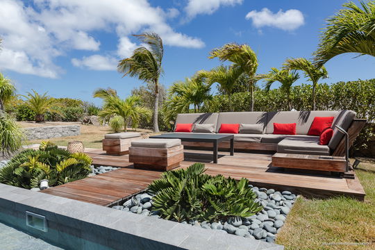 VILLA PAJOMA GARDEN LOUNGE AREA 4
