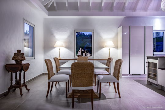 VILLA PAJOMA KITCHEN & DINING AREA 10